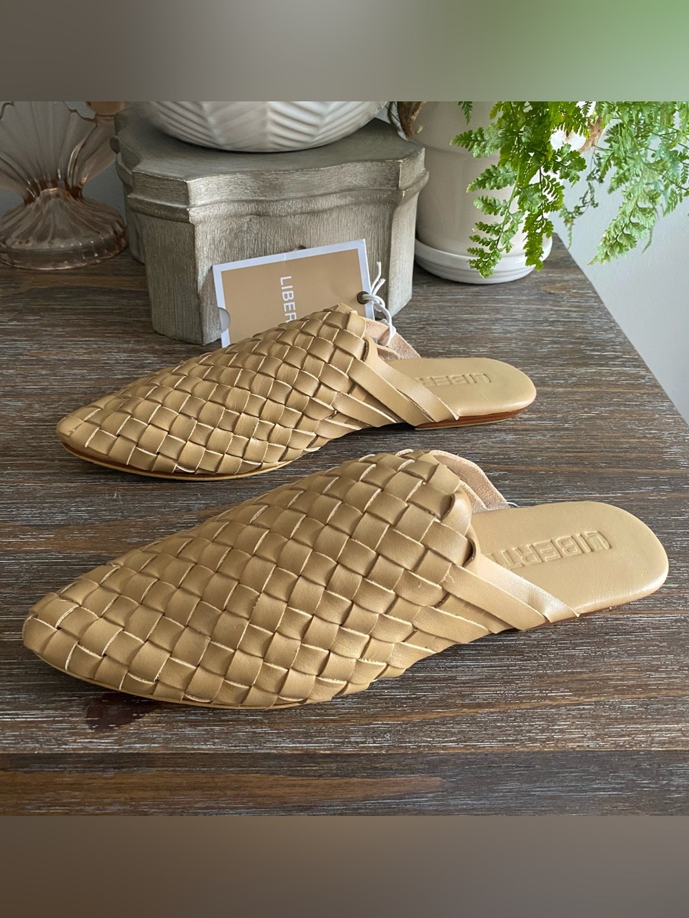 Liberte Prague Woven Cowhide Leather Mule Slip On Flats Shoes Womens 7 Cream Tan - Picture 9 of 9